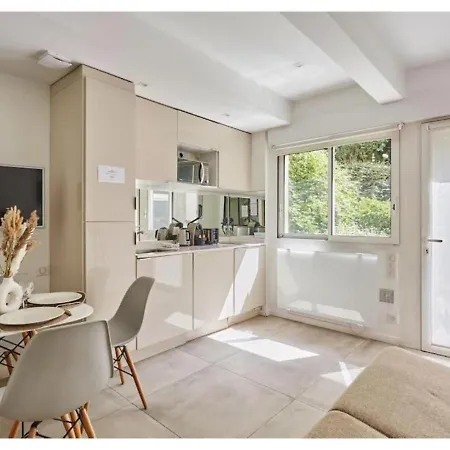 Le Marais Place Des Vosges By Prestige Daire